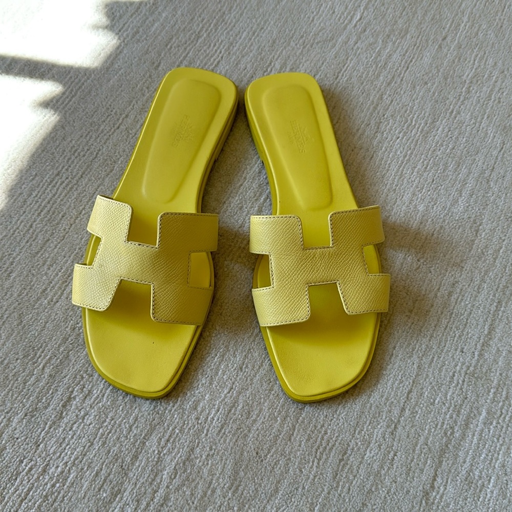 Hermes Oran Sandal -size 39 - Citrine - worn only a few times
